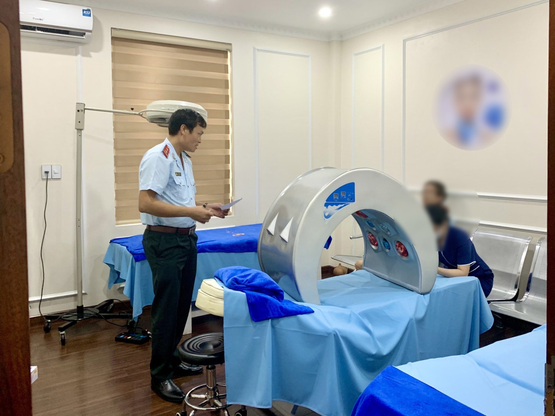 Ngoài việc siết chặt kiểm soát thực thi quy định, cần gắn trách nhiệm của người đứng đầu cơ sở y tế, bệnh viện, phòng khám nếu để xảy ra vi phạm (Ảnh minh họa: suckhoequangninh.vn)