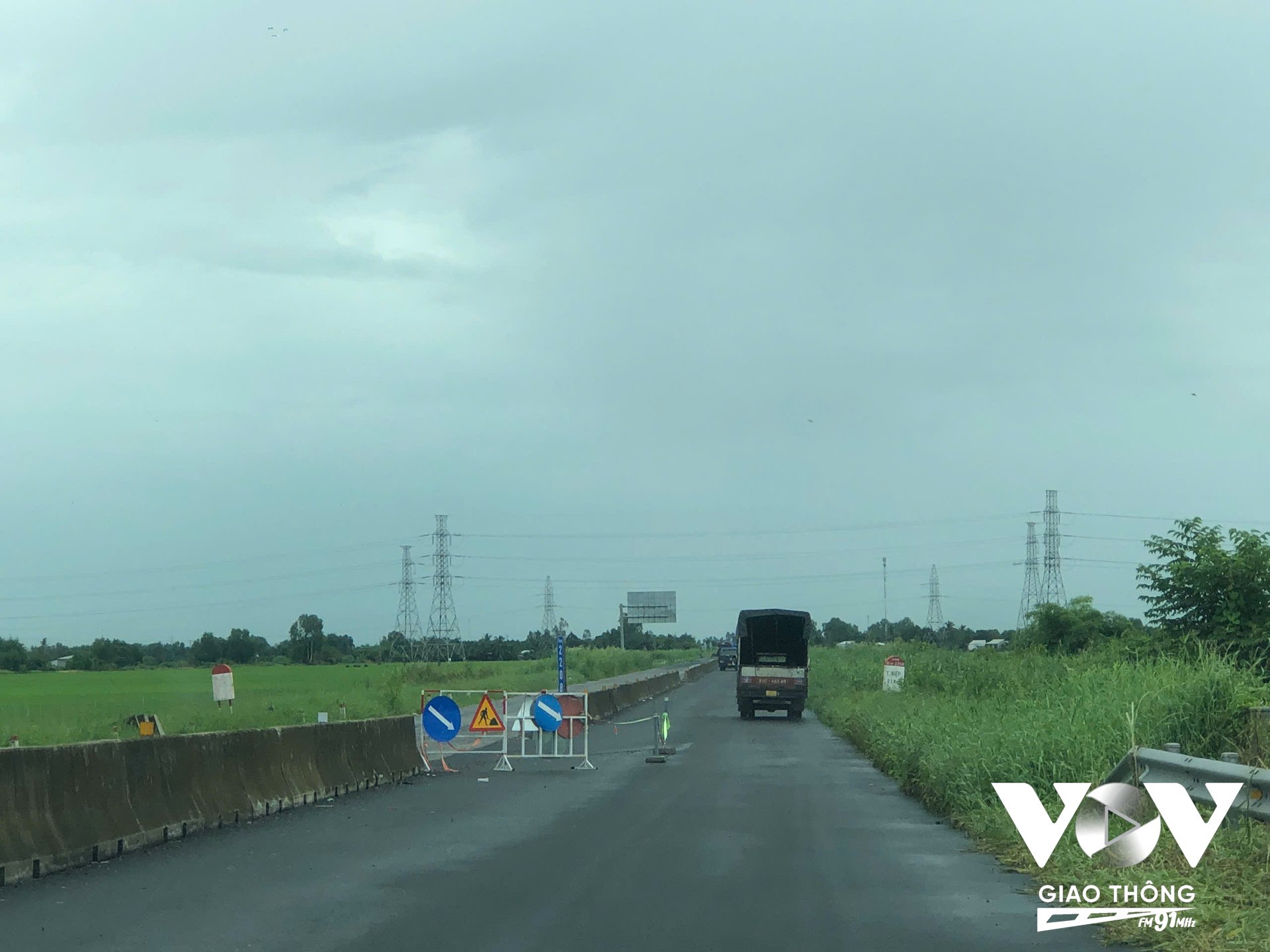 Tuyến Lộ Tẻ - Rạch Sỏi sau phản ánh của người dân, hiện đang được chia làm nhiều khu vực để thi công, nâng cấp và sửa chữa