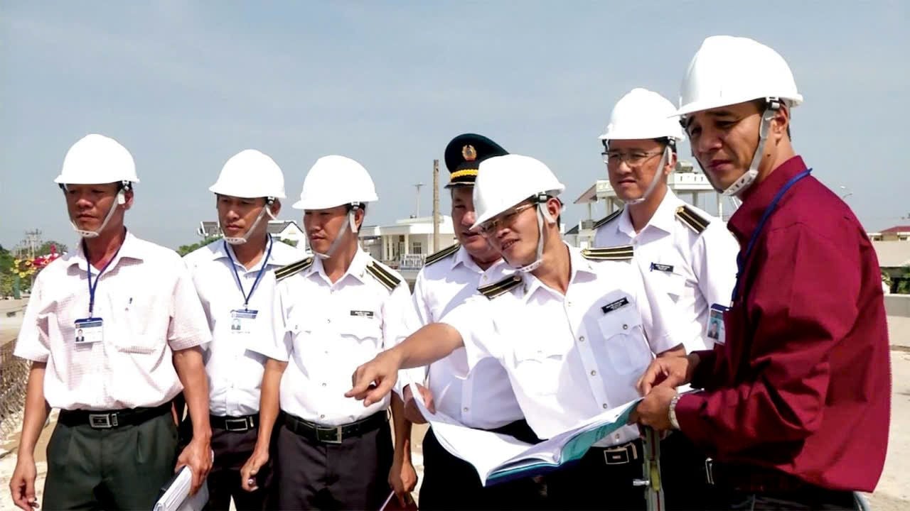 Các kiểm toán viên của KTNN khu vực V thực hiện kiểm toán. Ảnh minh họa: Báo Kiểm toán
