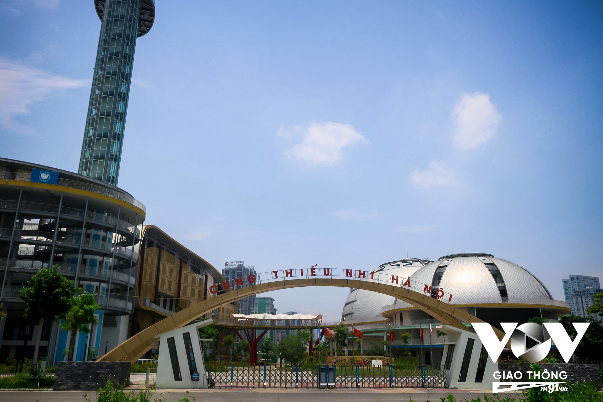 Điển hình tại Cung Thiếu nhi Hà Nội (Phạm Hùng, phường Mỹ Đình 2, quận Nam Từ Liêm, Hà Nội), từ đầu hè đã có rất nhiều hoạt động, không gian vui chơi giải trí dành cho trẻ em.