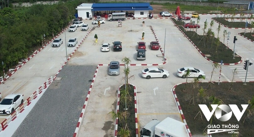 Hiện cả nước có hơn 700 nghìn học viên đã hoàn thành việc đào tạo, nhưng chưa được sát hạch để cấp giấy phép lái xe (GPLX).