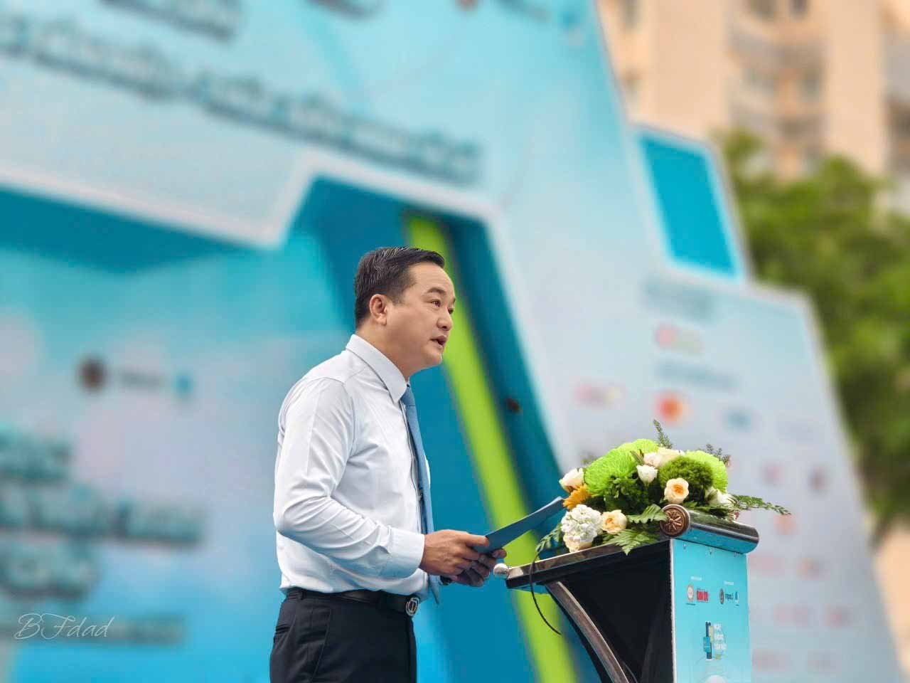 Phát biểu tại Lễ hội, Đại diện Sở Công thương TP.HCM – Ông Bùi Tá Hoàng Vũ bày tỏ mong muốn toàn thể người dân, cộng đồng doanh nghiệp tích cực hưởng ứng chủ trương “Ngày không tiền mặt” trên địa bàn Thành phố, cùng nhau lan tỏa những giá trị tích cực của chương trình.