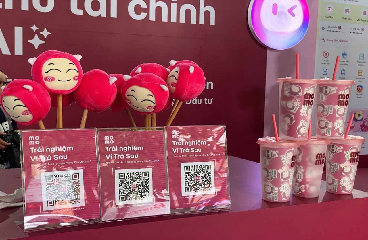 Khu trưng bày của MoMo thu hút người tham gia trải nghiệm Ví trả sau và nhận về những phần quà thú vị từ doanh nghiệp.