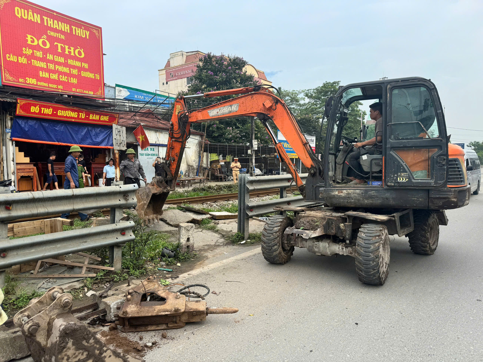 Việc đóng các lối đi tự mở nhằm góp phần nâng cao hiệu quả công tác bảo đảm trật tự, an toàn giao thông đường sắt và phòng ngừa tai nạn