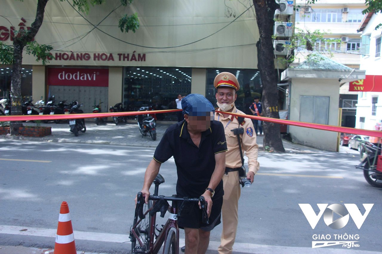 Nhiều trường hợp vi phạm đã bị lực lượng CSGT phát hiện, trong đó có cả trường hợp người đi xe đạp vi phạm nồng độ cồn