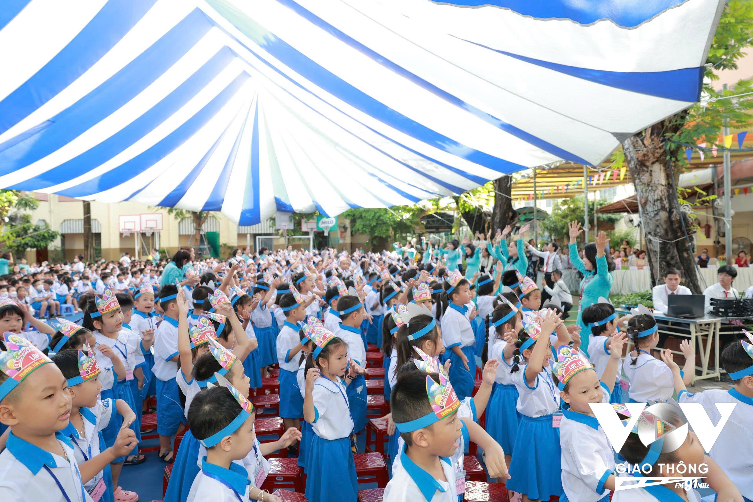 Luật giáo dục mới được đánh giá là bước ngoặt giúp phát triển giáo dục, thu hút nhân tài, và khẳng định sự tôn vinh của xã hội dành cho những người 'ươm mầm tri thức'