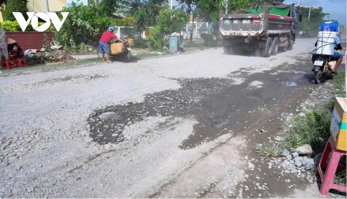 Quốc lộ thua đường làng là ví von của người dân ĐBSCL đối với QL53B