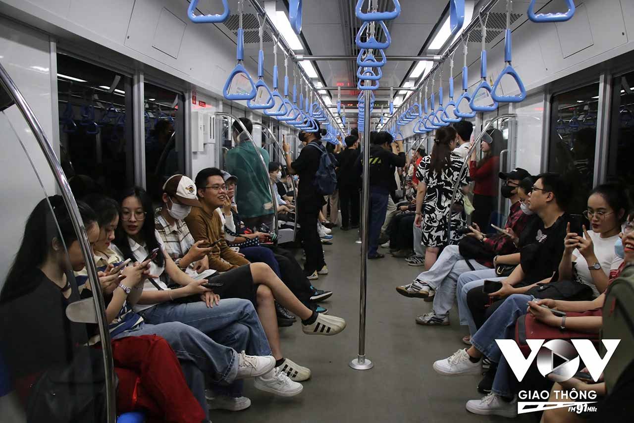 Tuyến Metro số 1 thu hút hơn 10 triệu lượt khách sau nửa năm khai thác
