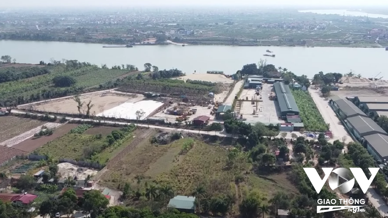 Khu đất nông nghiệp rộng gần 5ha được Công ty Hoàng Hà 'ngắm' chuyển đổi mục đích sử dụng, họ xin ý kiến, chủ trương của thành phố, chính quyền xã trước cả khi đặt vấn đề với các hộ nông dân.