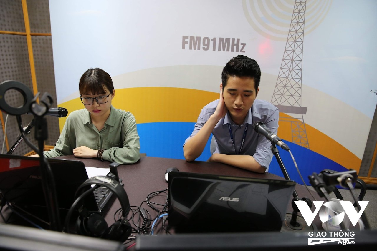 Các MC trong khung giờ cao điểm, một trong những chương trình hấp dẫn và góp phần tạo nên thương hiệu của VOV Giao thông