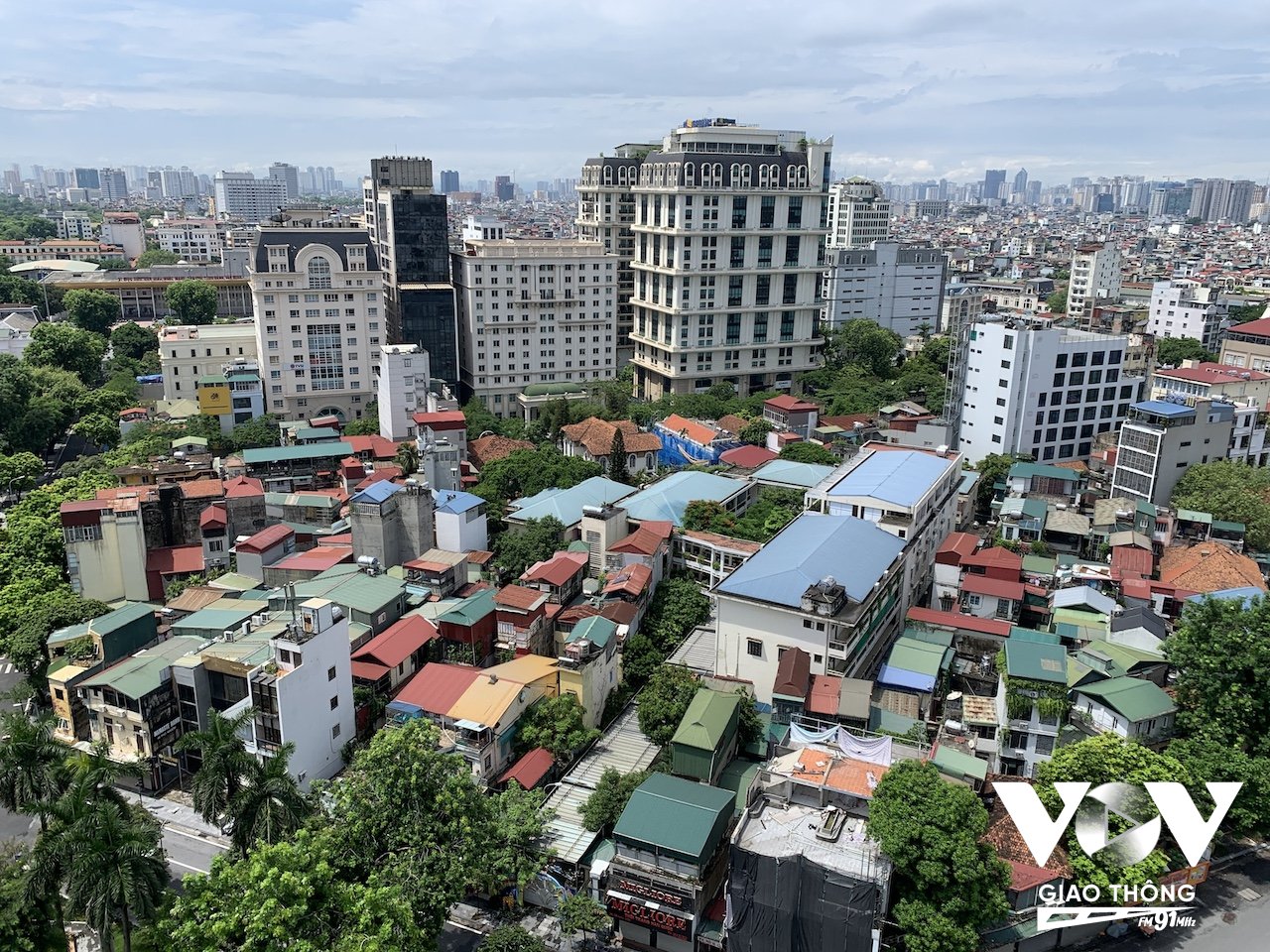 Nhà cửa nhiều hơn bóng cây xanh