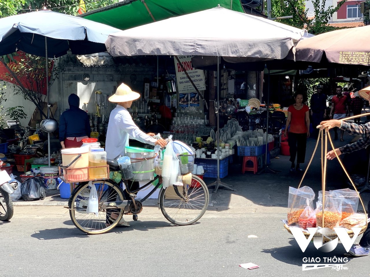 Nhu cầu giải khát tăng mạnh vào những ngày hè