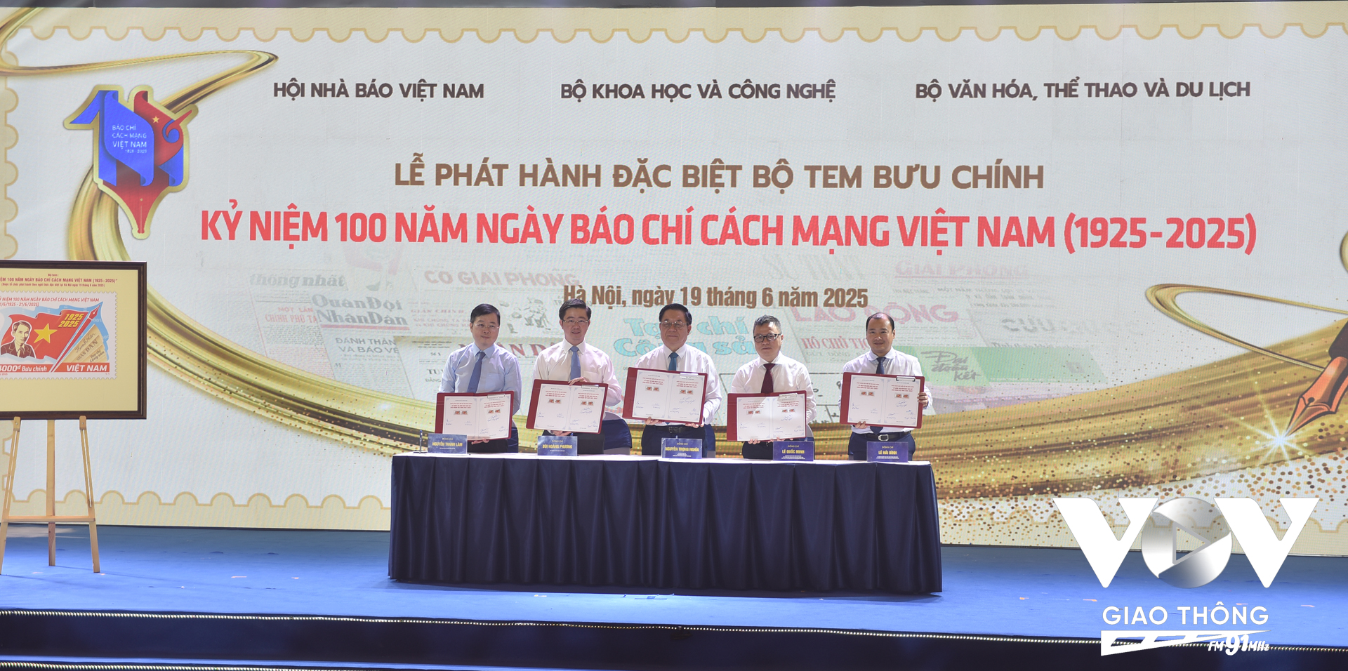 Lễ phát hành bộ tem đặc biệt nhân dịp “Kỷ niệm 100 năm Ngày Báo chí Cách mạng Việt Nam”