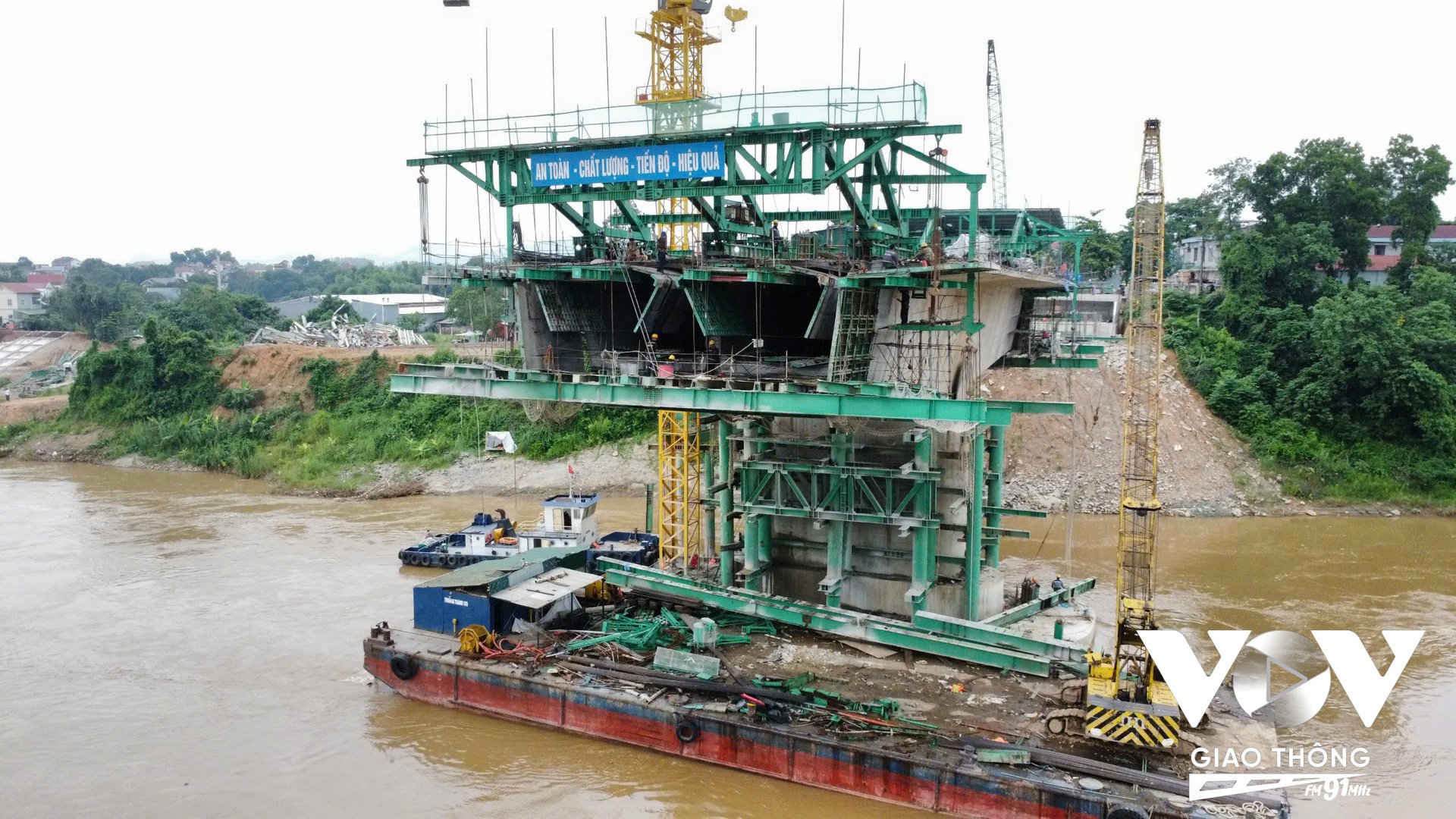 Thông thường, thi công khối K0 cần khoảng 45 ngày – nhưng ở cầu Phong Châu, khối K0 của trụ T4 chỉ thi công trong vòng 22 ngày