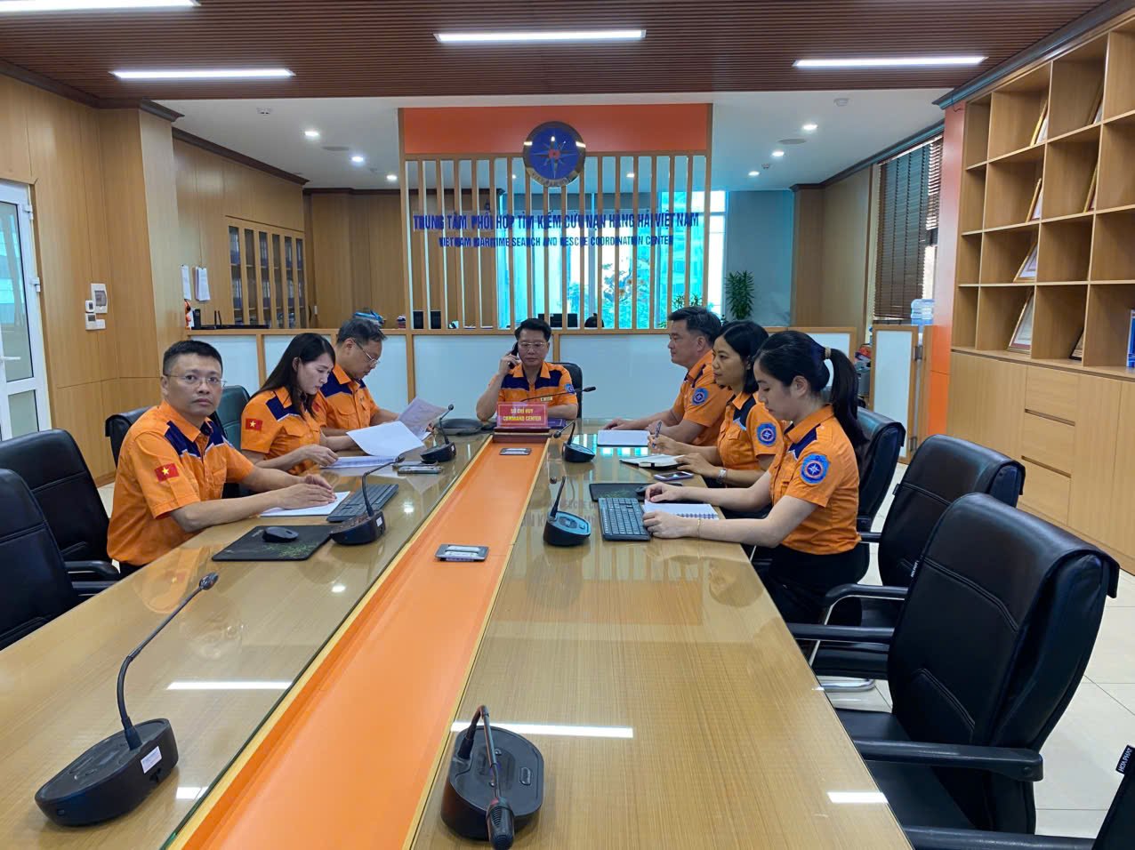 Cuộc họp nhanh tại Sở chỉ huy Trung tâm
