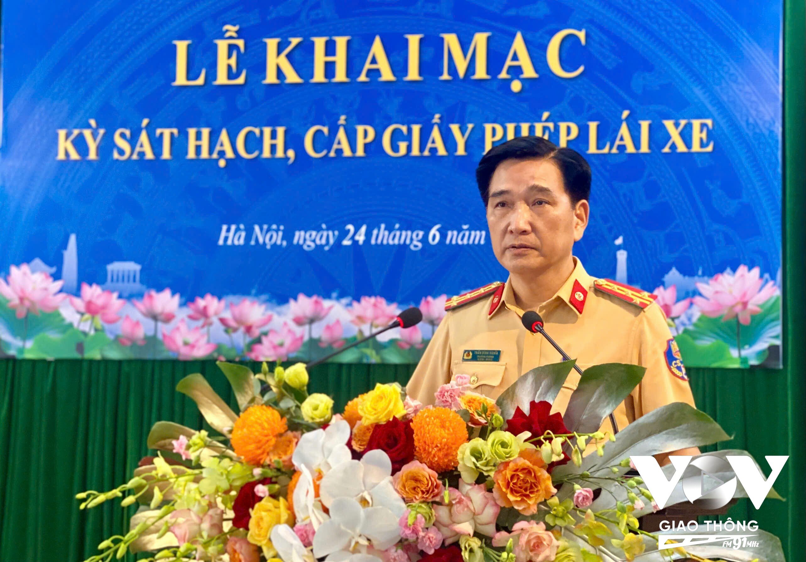 Đại tá Trần Đình Nghĩa, Trưởng Phòng CSGT Hà Nội phát biểu tại lễ khai mạc