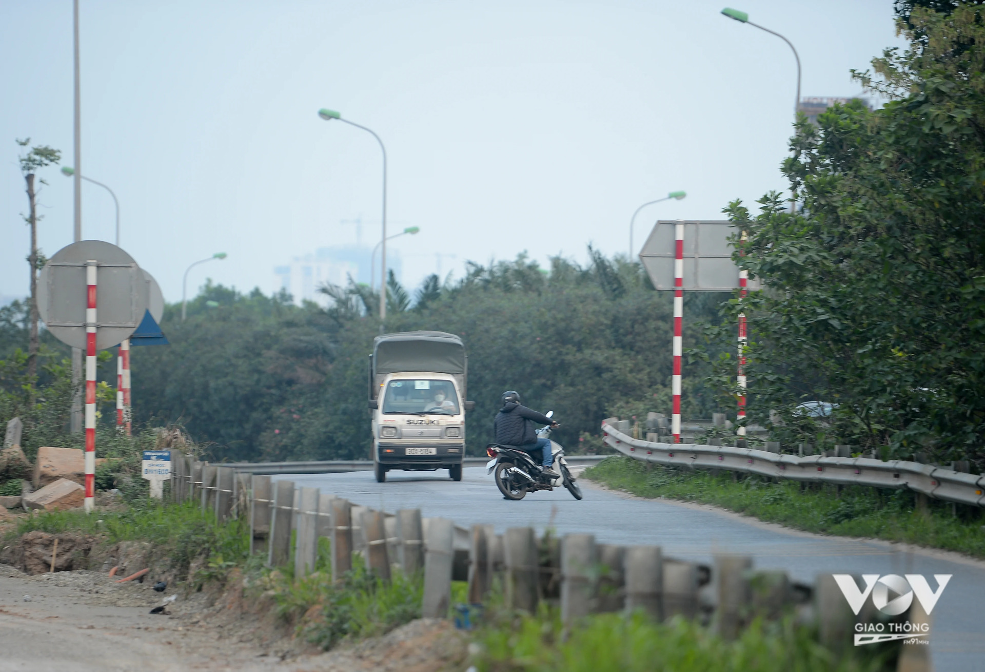 Một số trường hợp sẵn sàng quay đầu, bỏ chạy gây nguy hiểm cho chính bản thân và các phương tiện khác.