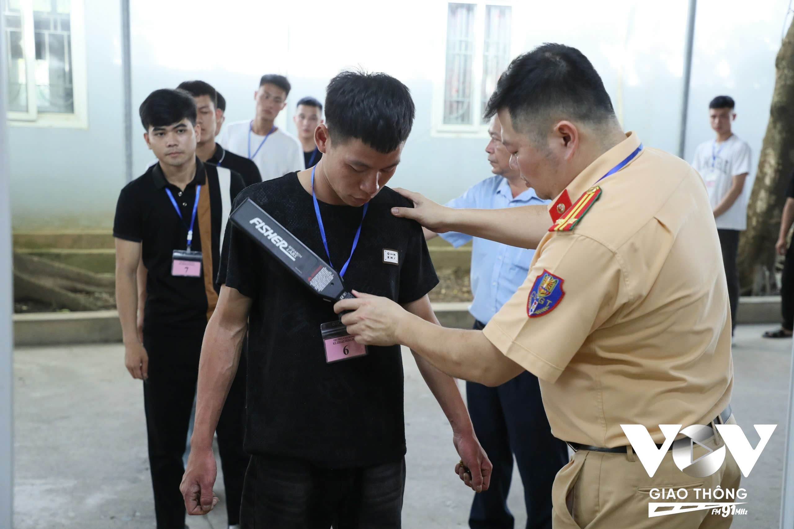 Đảm bảo không thí sinh nào được mang tài liệu, thiết bị thu phát sóng, ghi hình... vào phòng thi