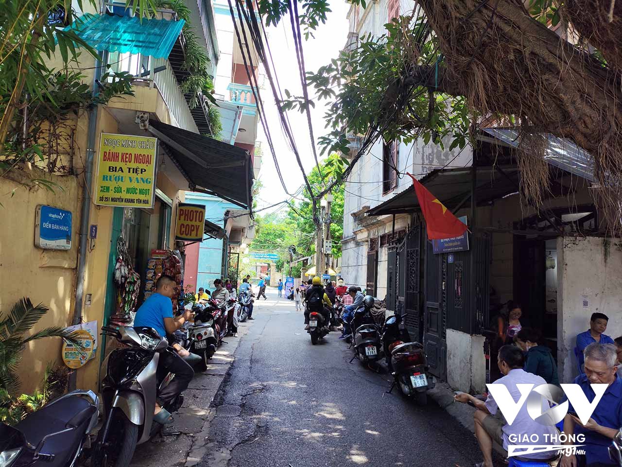 Phó Chủ tịch UBND thành phố Hà Nội, Trưởng Ban chỉ đạo thi thành phố Vũ Thu Hà yêu cầu các địa phương tiếp tục rà soát công tác chuẩn bị, không chủ quan, bảo đảm kỳ thi diễn ra an toàn, nghiêm túc, đúng quy chế, tạo điều kiện thuận lợi nhất cho thí sinh.