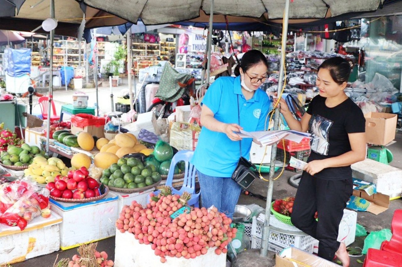 Từ ngày 1/7/2025, chủ hộ kinh doanh cá thể có đăng ký kinh doanh sẽ thuộc diện tham gia bảo hiểm xã hội bắt buộc - Ảnh minh họa Tapchicongthuong.vn
