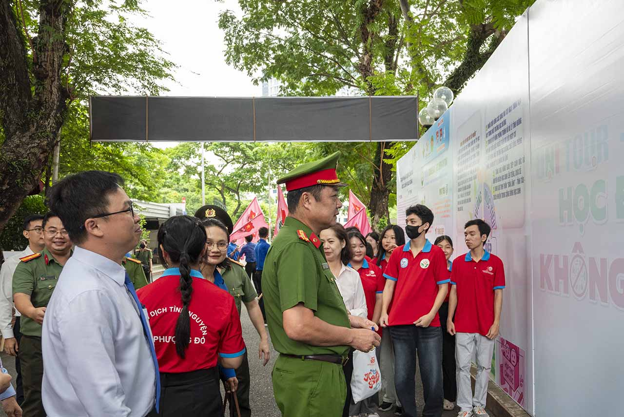 Tuổi trẻ Thành phố mang tên Bác nói không với ma túy và thuốc lá điện tử (Ảnh PX03)