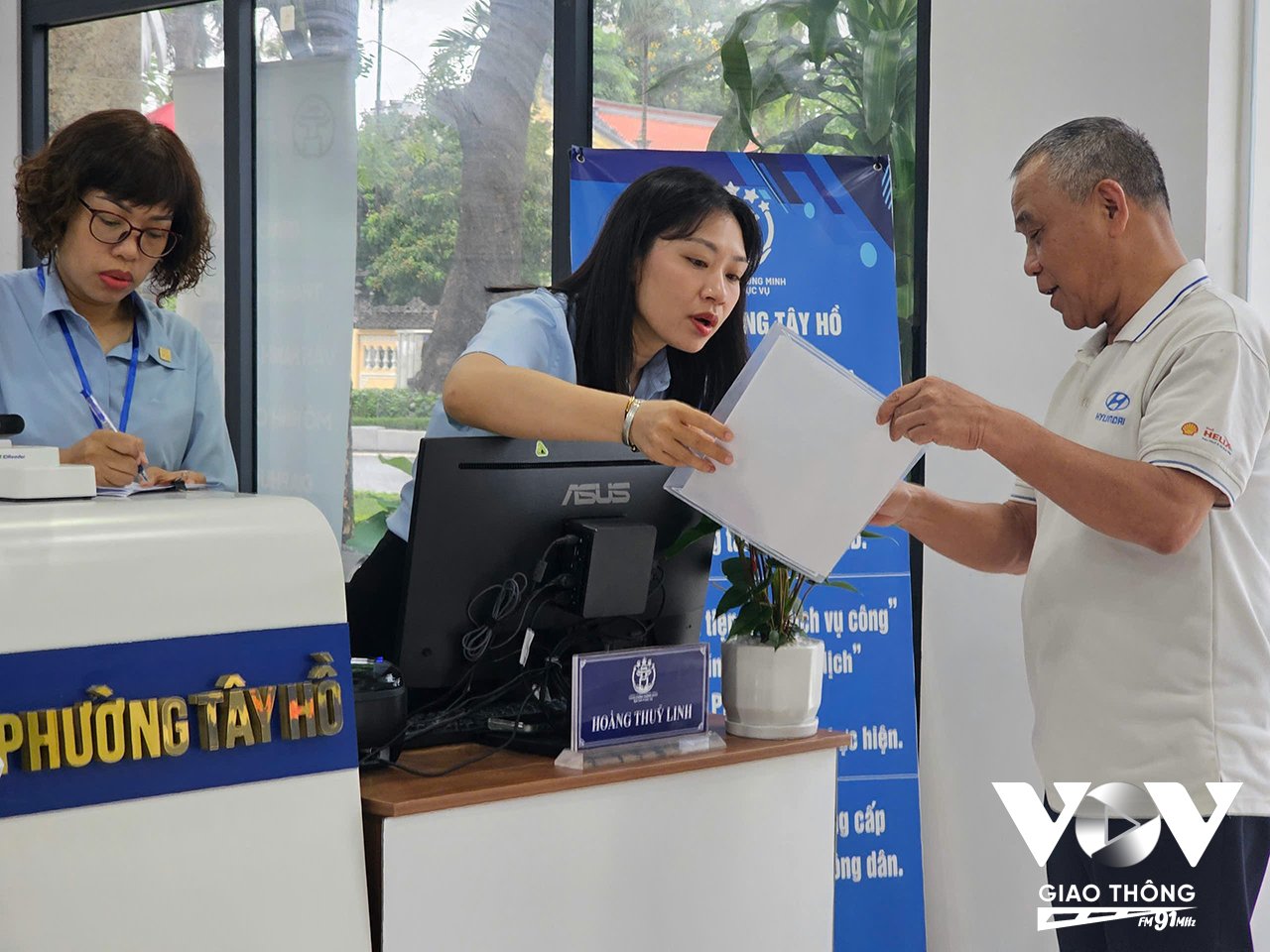 Với việc bỏ cấp quận huyện, mô hình chính quyền địa phương hai cấp mở ra một thời kỳ mới trong điều hành và tổ chức bộ máy nhà nước tinh gọn hơn, hiệu lực và gần dân hơn. Đây là một cuộc cải tổ toàn diện, đòi hỏi tinh thần cầu thị, hành động quyết liệt từ cả hệ thống chính trị; đặc biệt là sự đoàn kết, thống nhất, ủng hộ của các tầng lớp nhân dân, vì sự phát triển chung của đất nước