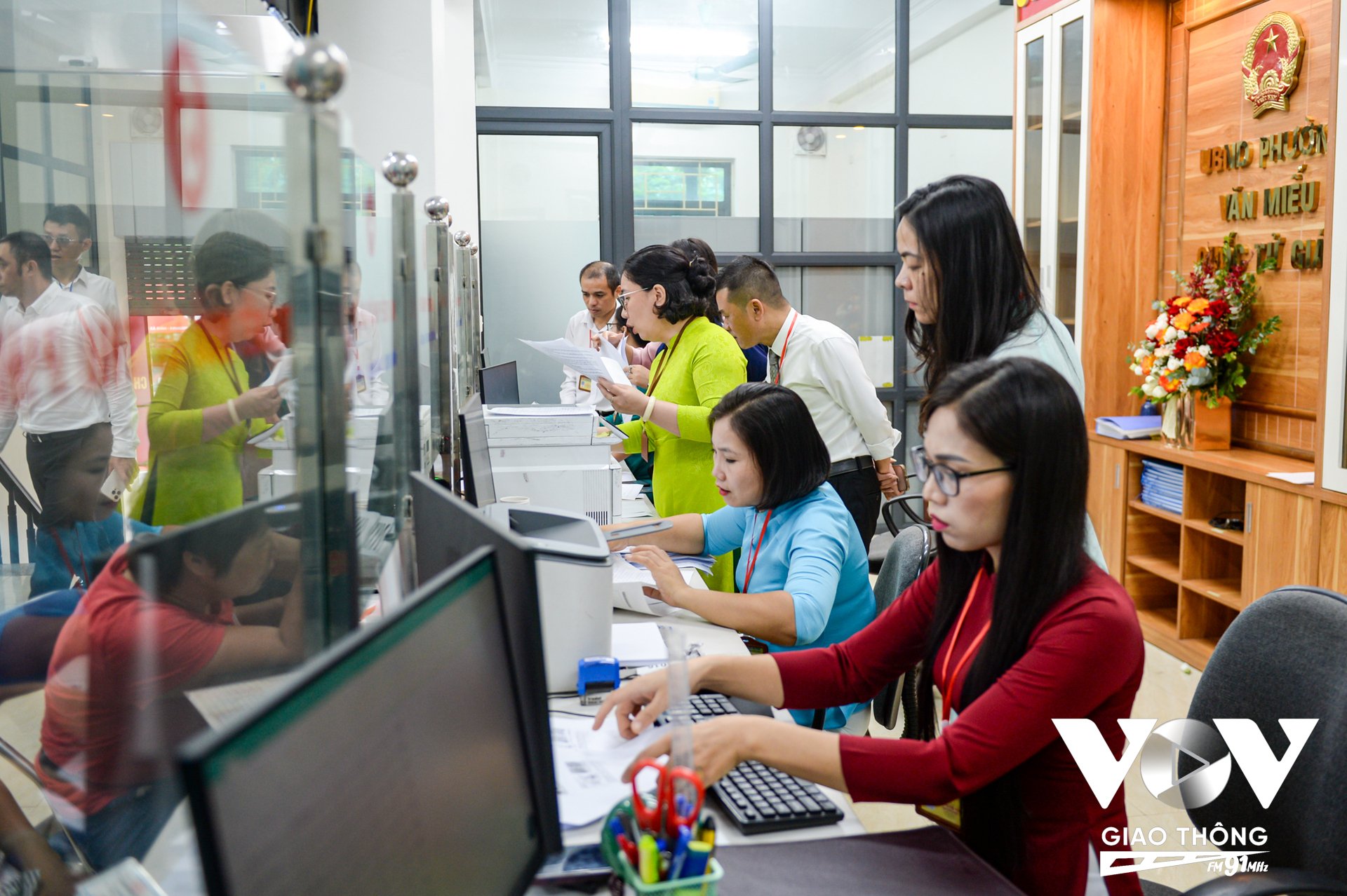 Để phục vụ người dân tốt nhất, phường đã lắp đặt đồng bộ thiết bị, vận hành sử dụng phần mềm liên quan giải quyết thủ tục hành chính cho người dân, doanh nghiệp.