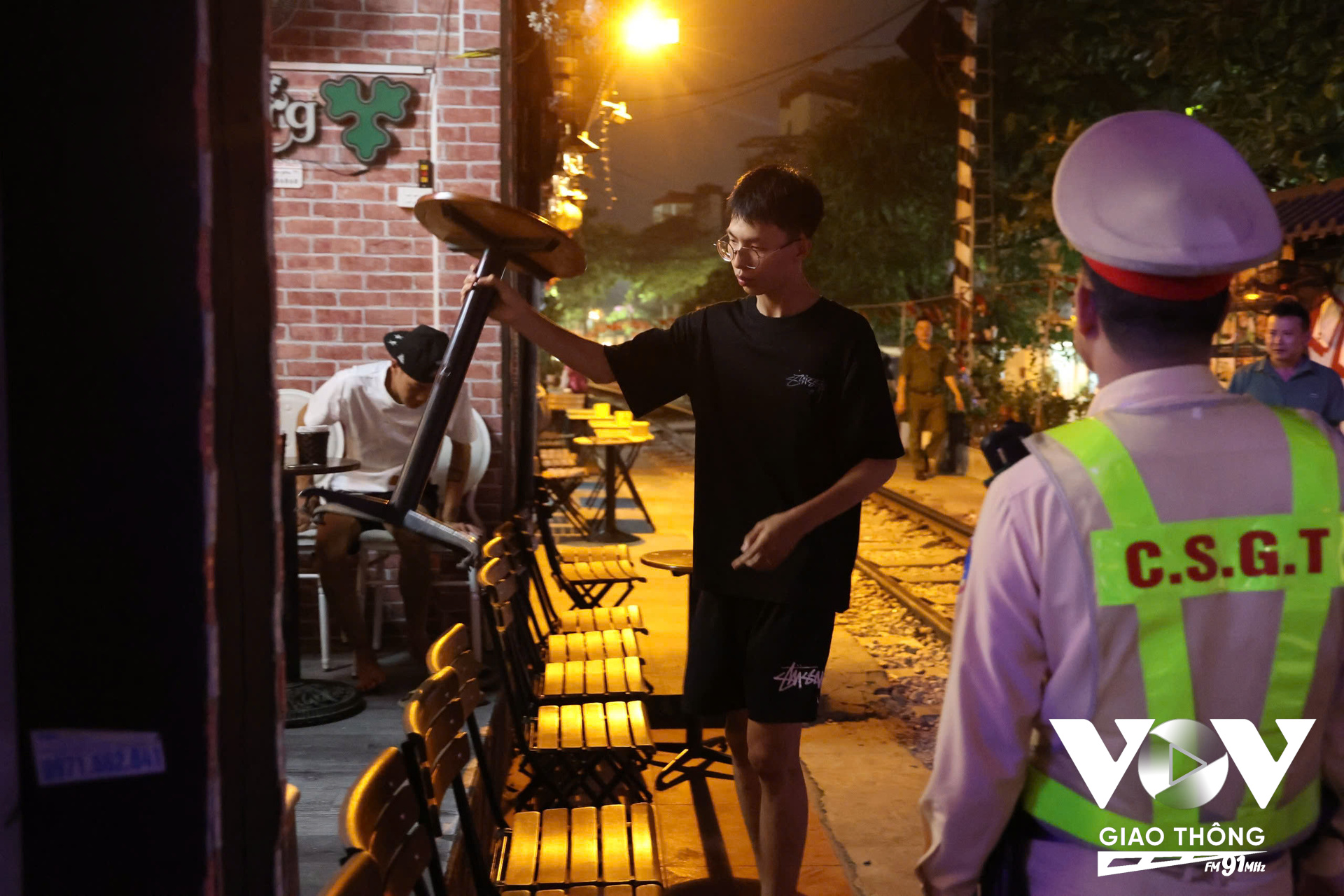 Lực lượng chức năng đã nhiều lần ra quân xử lý vi phạm, nhưng rồi 'đâu lại vào đó'