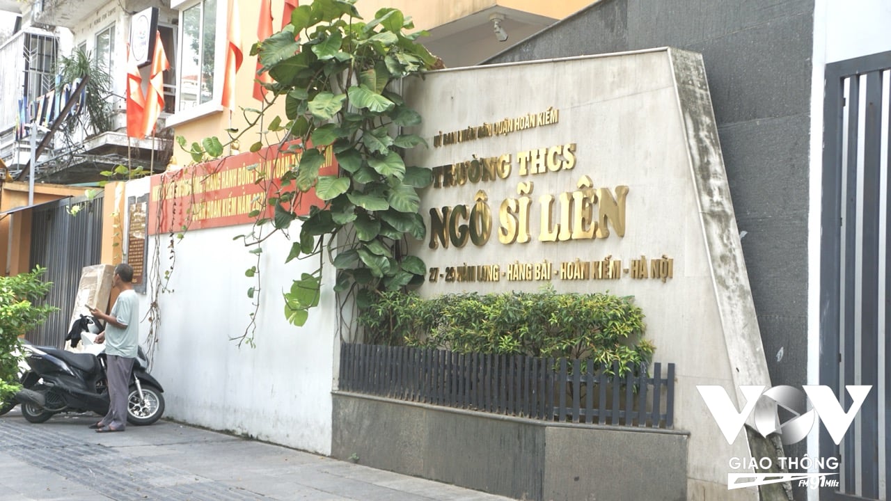 Trường THCS Ngô Sĩ Liên - cũng là một ngôi trường lâu đời ở Hà Nội có gắn bó đặc biệt trong lịch sử kháng chiến của Thủ đô, nay đã được xây mới khang trang và hiện đại hơn