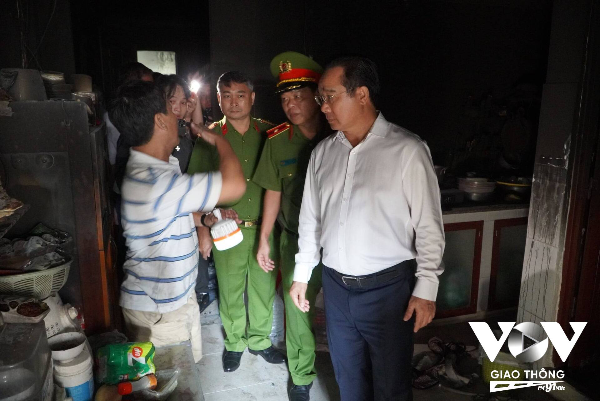 Lãnh đạo thành phố chia sẻ, đồng cảm sâu sắc với nỗi đau của các gia đình và cam kết sẽ cùng các cơ quan, ban ngành liên quan kịp thời hỗ trợ, chăm lo, giúp các gia đình vượt qua giai đoạn khó khăn này.