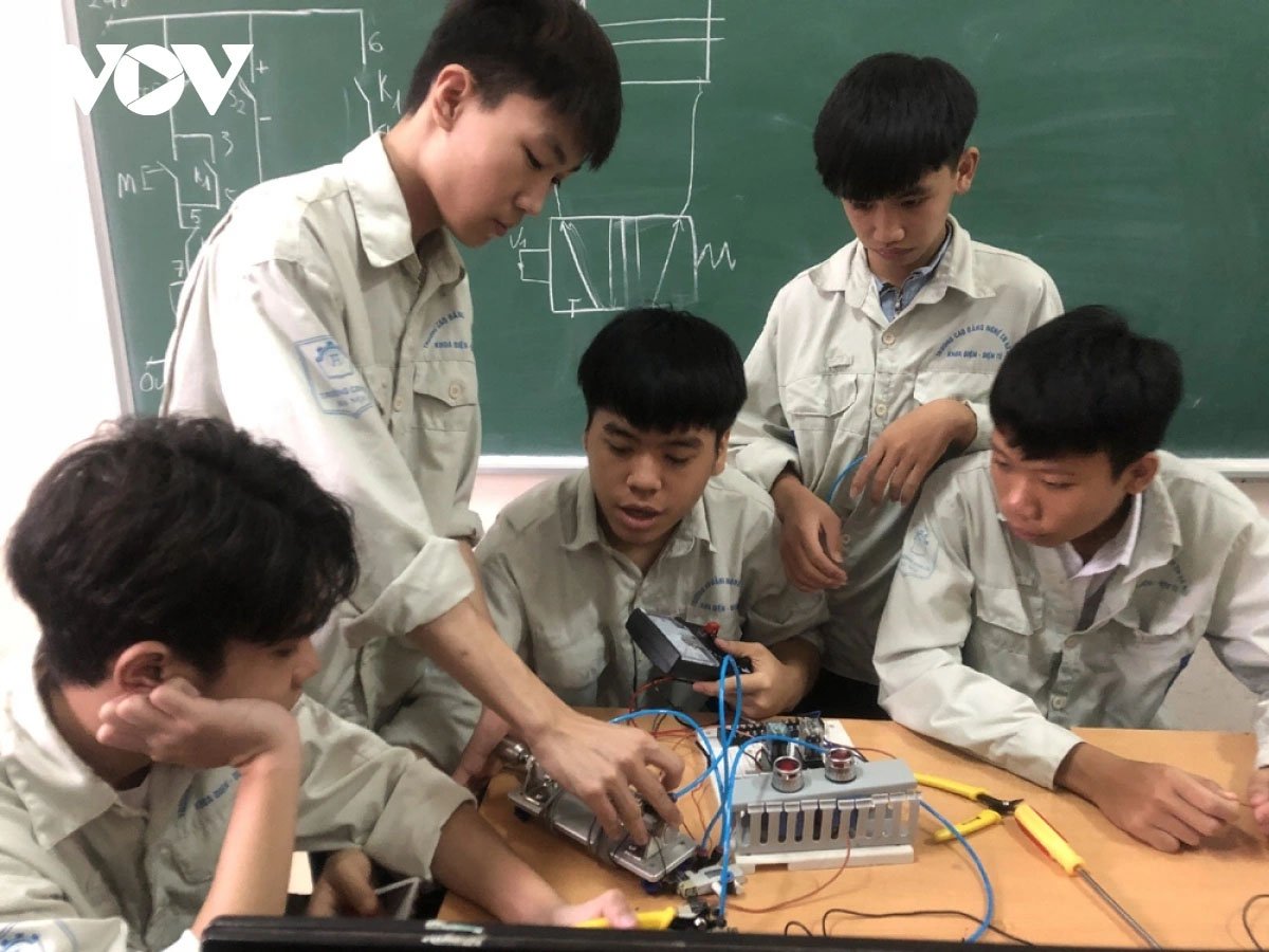 Học nghề sẽ tương đương với giáo dục phổ thông? (ảnh minh họa: vov.vn)