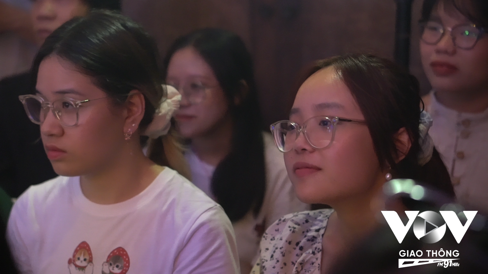 Nhiều khán giả trẻ đến với Gánh cải lương Thiên Lý để tìm hiểu về nghệ thuật cải lương