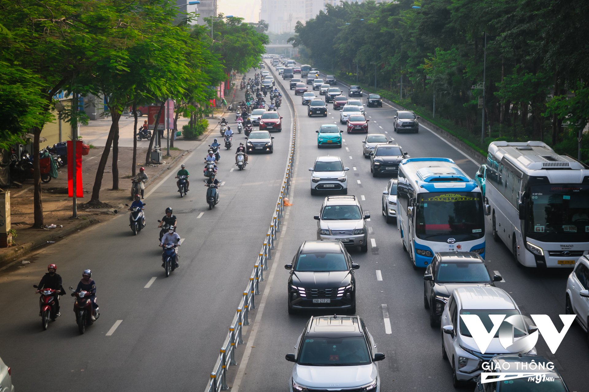 Trong bối cảnh giao thông đô thị ngày càng phức tạp, việc phân luồng phương tiện là một chủ trương đúng đắn của các cơ quan chức năng. Tuy nhiên, giải pháp này cần được triển khai khoa học, linh hoạt và sát với điều kiện cụ thể của từng tuyến đường. Bởi lẽ, giải pháp giao thông không nên trở thành một bài toán làm khó người dân