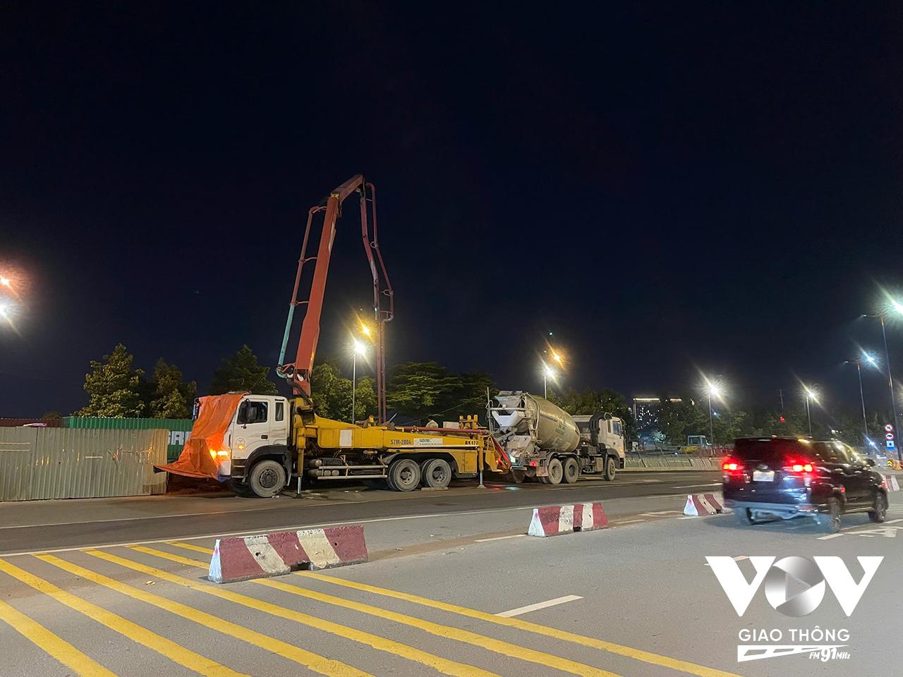 Dù các đơn vị đã cố gắng bố trí nhân lực thi công cả ngày lẫn đêm nhưng vẫn có thể không kịp tiến độ đề ra khi đến thời điểm hiện tại chỉ mới hoàn thành 68% tiến độ dự án