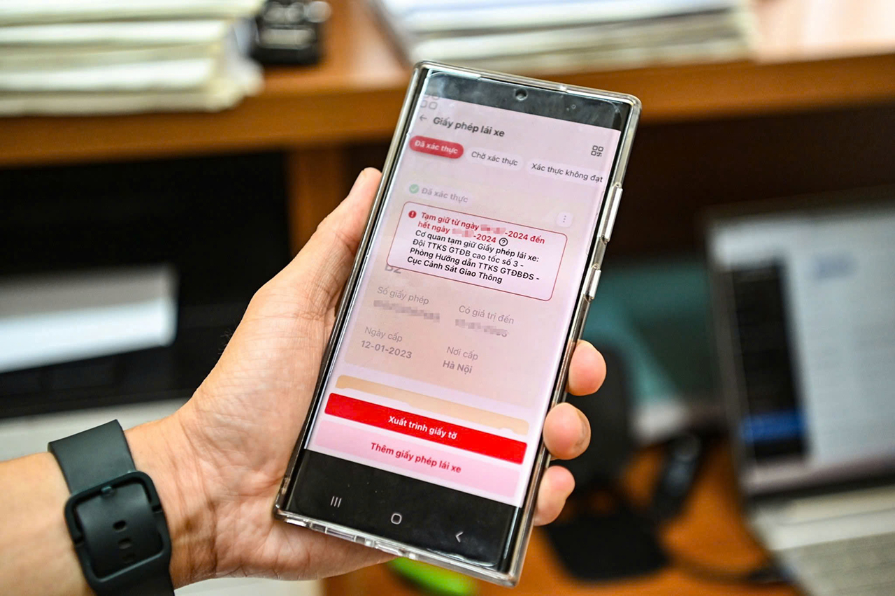 Ứng dụng công nghệ cao giúp CSGT quản lý dữ liệu phương tiện, tra cứu nhanh thông tin vi phạm.