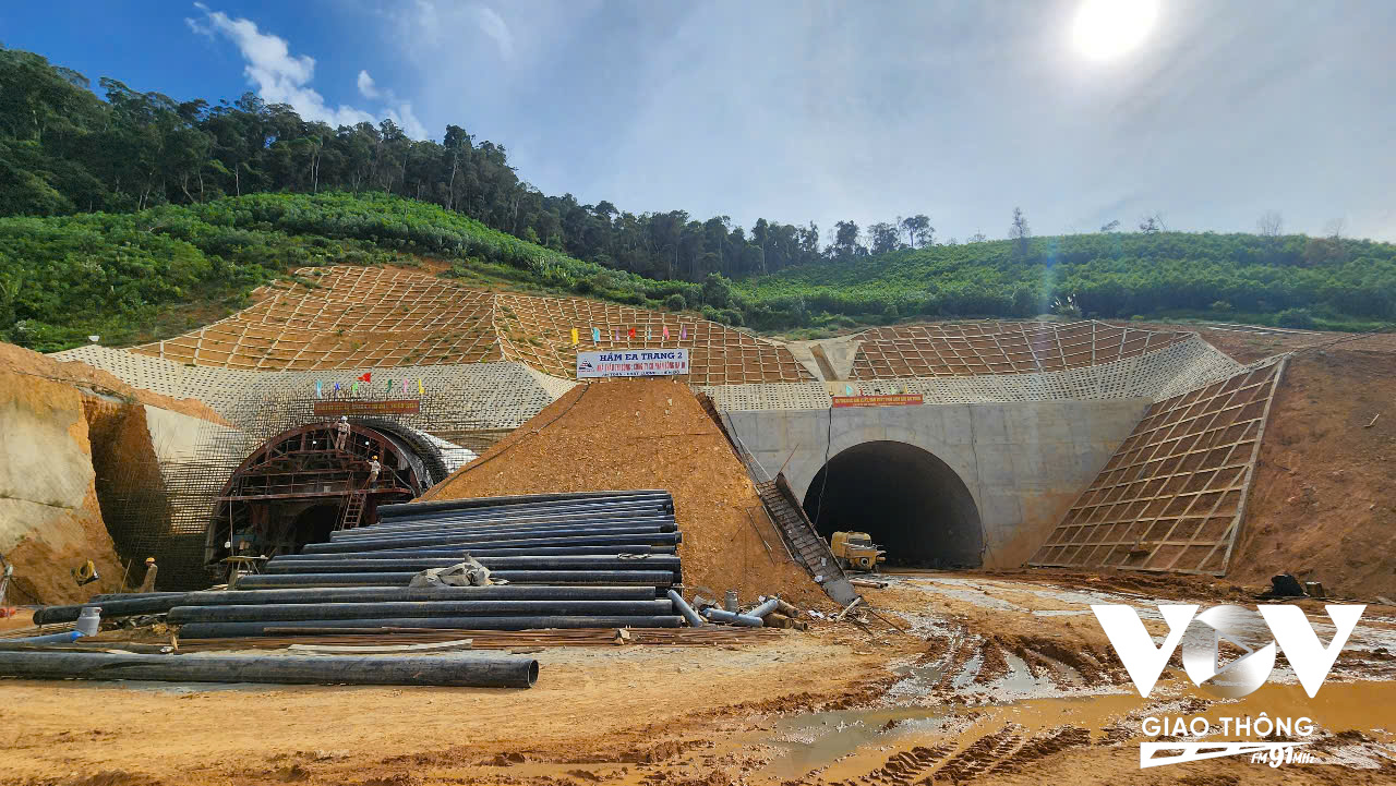 Dự án thành phần 2 có 4 hầm xuyên núi