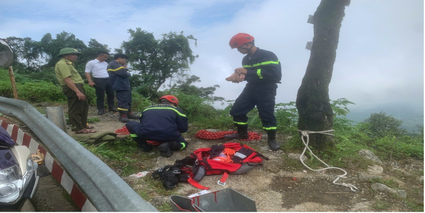 Lực lượng Cảnh sát PCCC&CNCH triển khai phương tiện CNCH