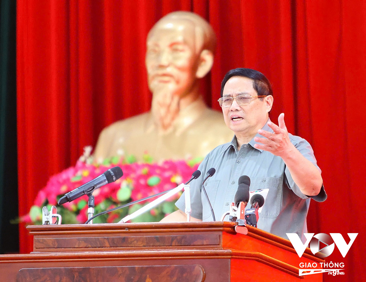 Thủ tướng Chính phủ Phạm Minh Chính chủ trì và chỉ đạo hội nghị