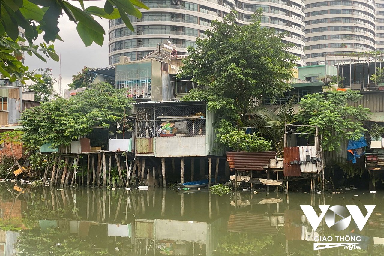 Rạch Văn Thánh theo thời gian ngày càng trở nên ô nhiễm