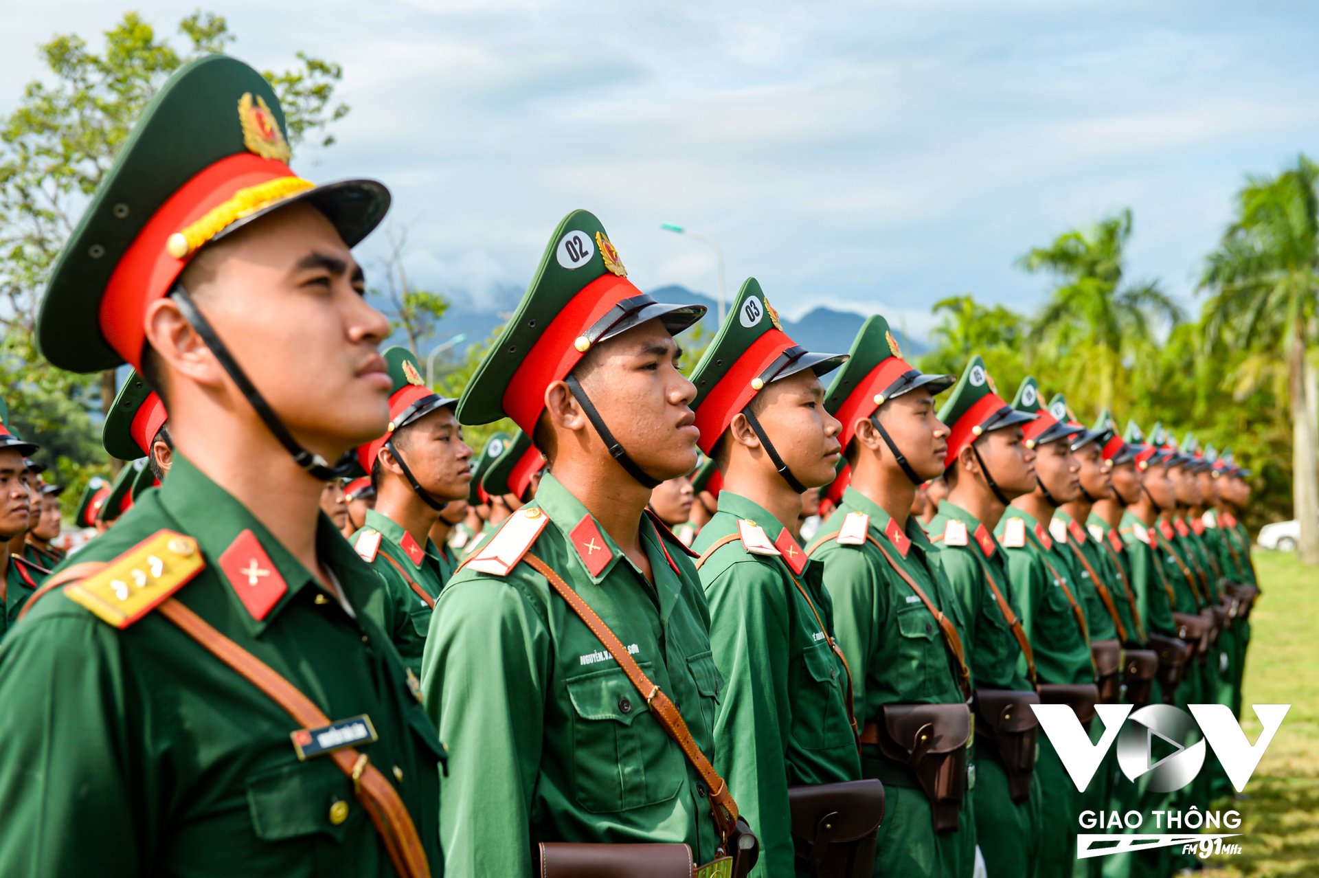 Trong quá trình luyện tập khối đứng phải giữ nghiêm thế đứng, không nhúc nhích dù chỉ một chút, kể cả khi ngứa hay muốn hắt hơi.