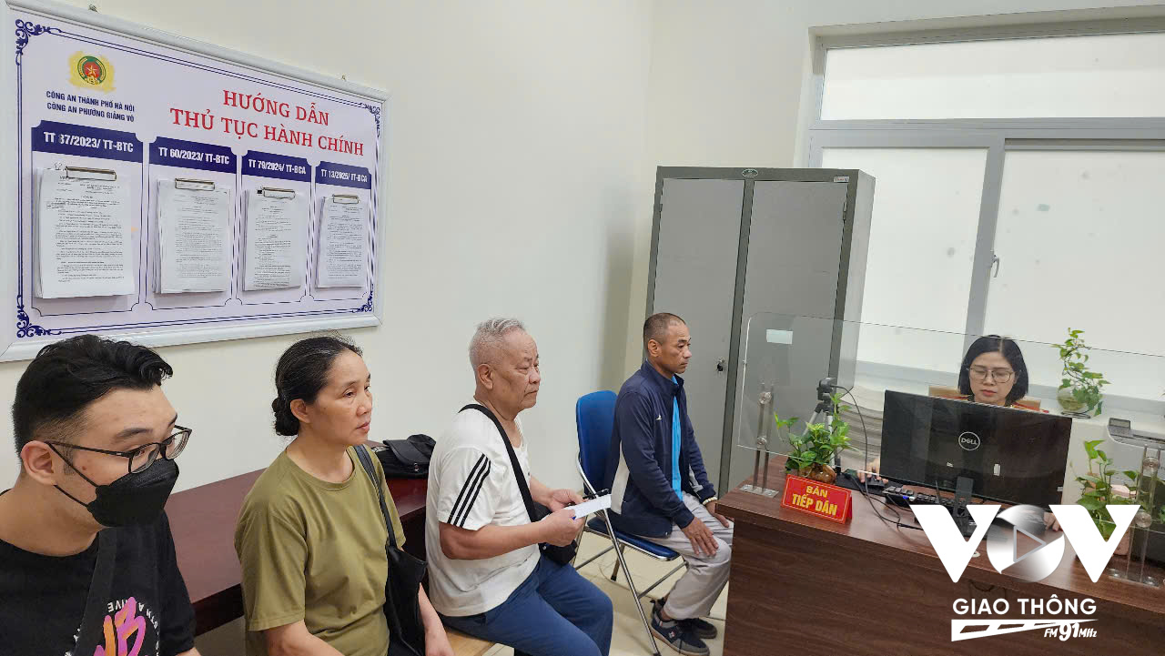 Công an phường Giảng Võ cho biết đã có sự chuẩn bị kỹ lưỡng về cơ sở vật chất, phương tiện và nhân sự để đáp ứng nhu cầu người dân.