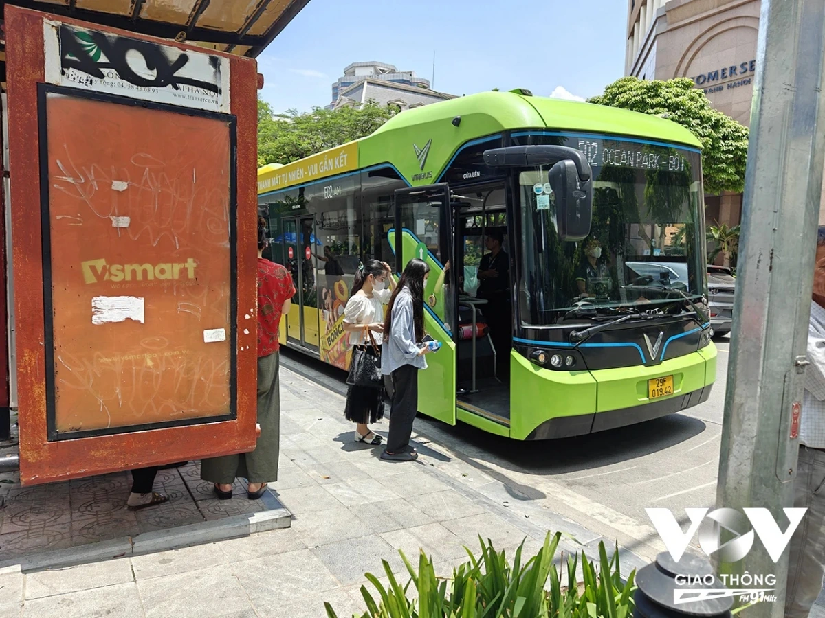 Nên nghiên cứu để đa dạng hóa các hình thức vận tải công cộng để đáp ứng nhu cầu đi lại của hành khách trong phạm vi đường ngắn