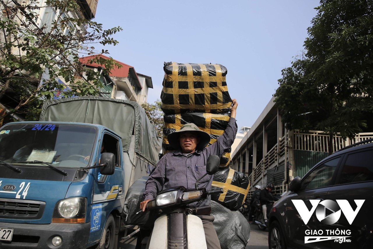 Chỉ khi đời sống của người lao động được nâng cao, kèm theo những điều kiện xã hội khác tốt hơn, nhận thức về bảo vệ môi trường của họ mới dần thay đổi