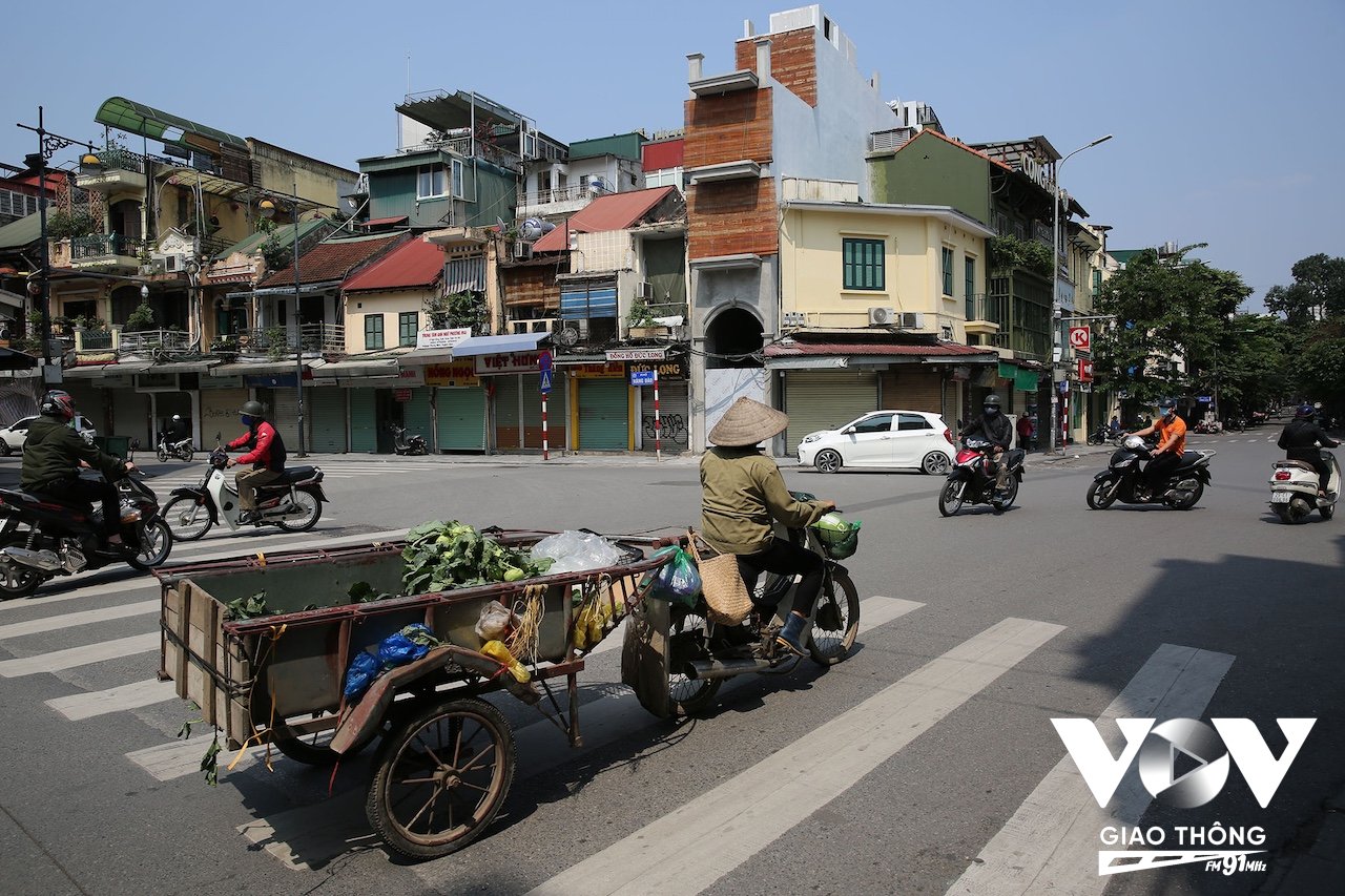Thành phố Hà Nội là nơi tập trung dân cư ở nhiều nơi về sinh sống, lao động và học tập... Số lượng người lao động phổ thông rất lớn với nhiều công việc khác nhau, đặc biệt đây là những đối tượng có thu nhập thấp. Do đặc thù công việc và tài chính nên phương tiện họ sử dụng thường là loại đã qua nhiều năm sử dụng. Sau thời gian dài, những chiếc xe này đã bị cải hoán phục vụ cho nhu cầu công việc, đồng thời xuống cấp, cũ nát...