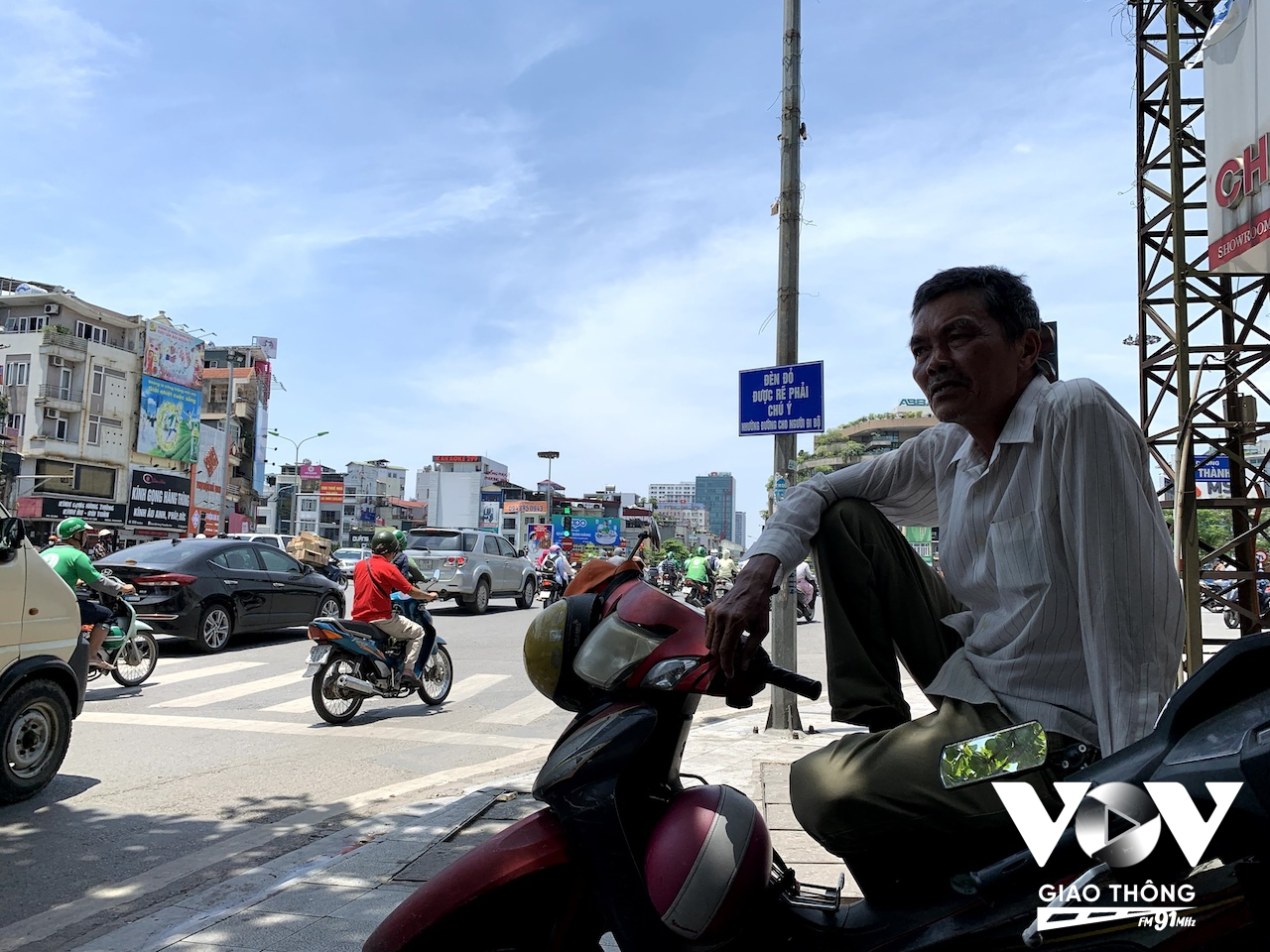 Những người hoạt động trong lĩnh vực dịch vụ vận tải cũng cần được hỗ trợ thỏa đáng để chuyển đổi phương tiện