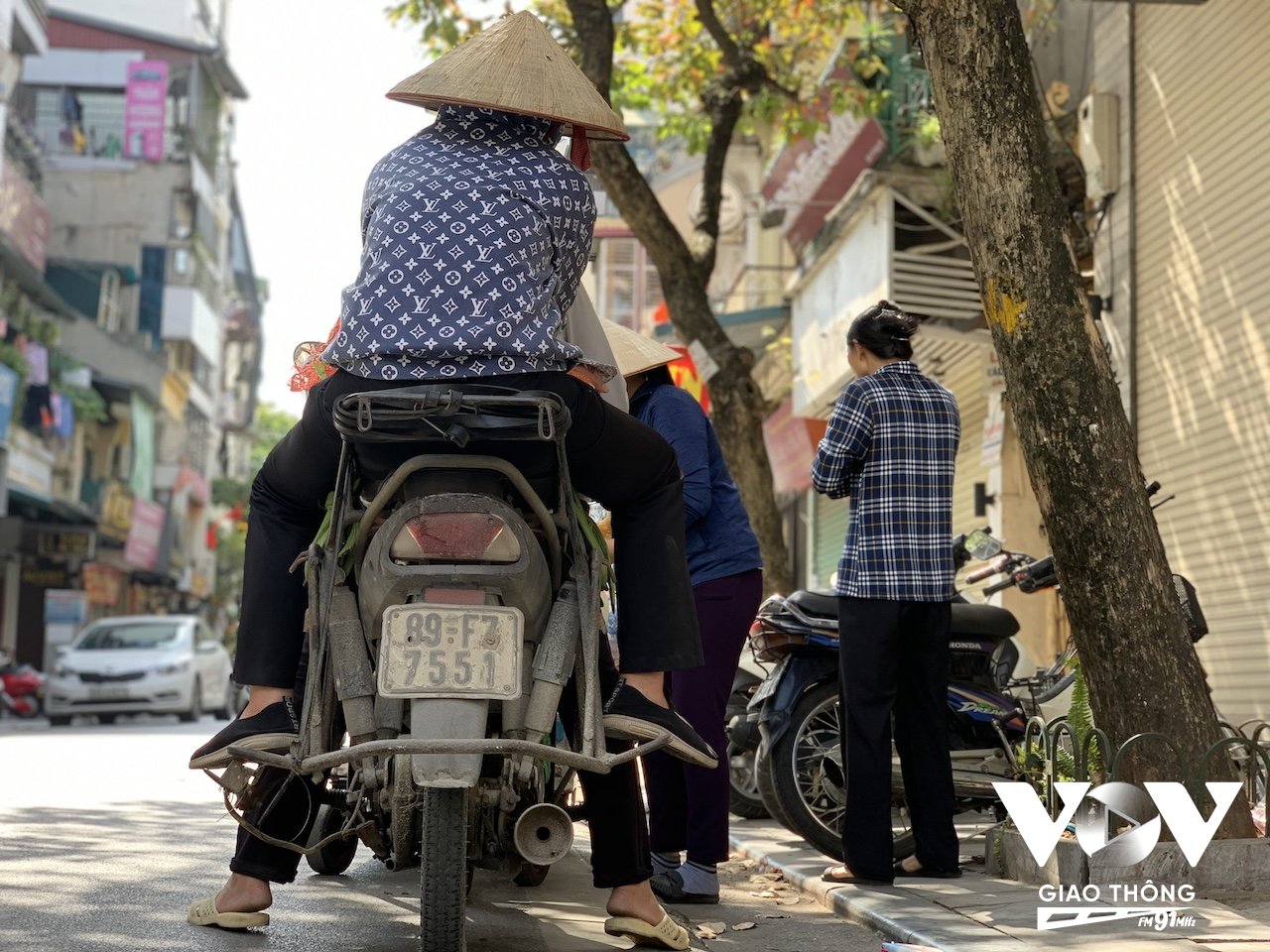 Cần thiết phải loại bỏ ngay xe cũ nát, không đảm bảo an toàn và vệ sinh môi trường, nhưng cũng cần tính đến sinh kế của người dân
