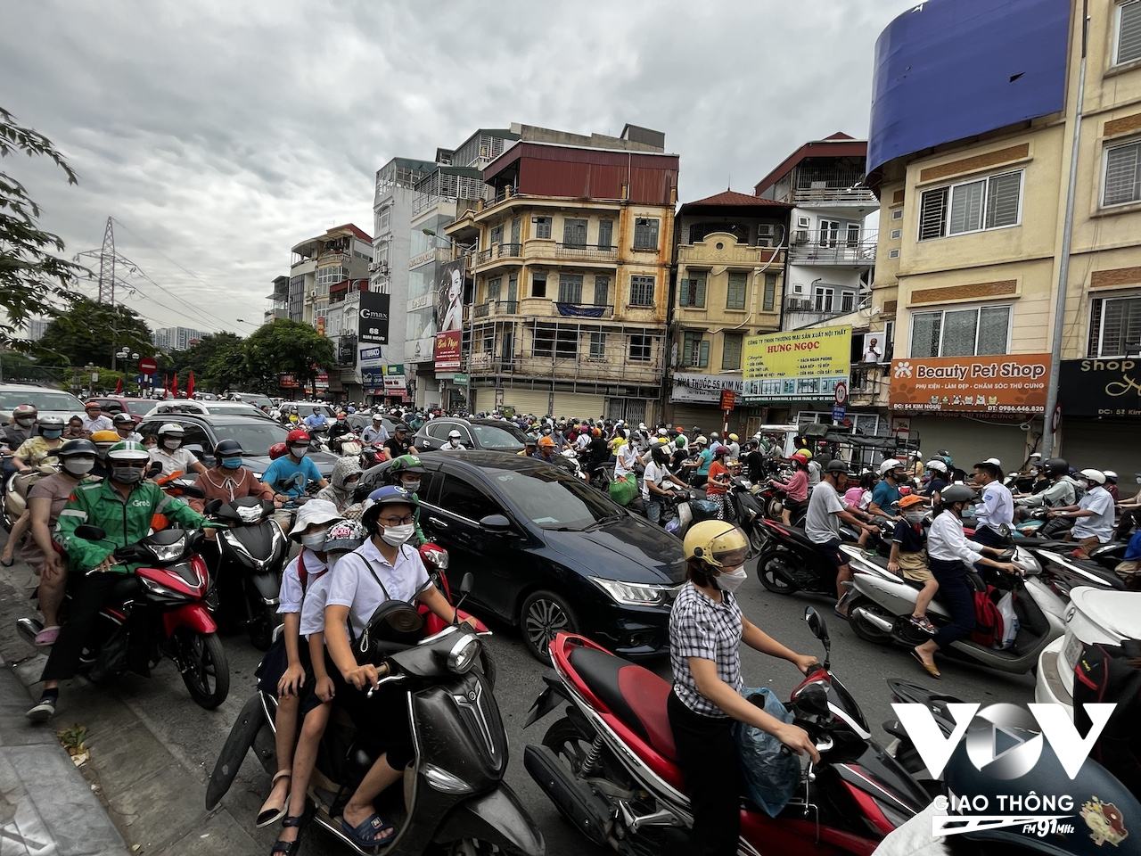 Nếu chỉ quyết liệt trong vấn đề phương tiện giao thông mà không giải quyết triệt để những tồn tại khác của thành phố, Chỉ thị của Thủ tướng sẽ giảm đi nhiều ý nghĩa