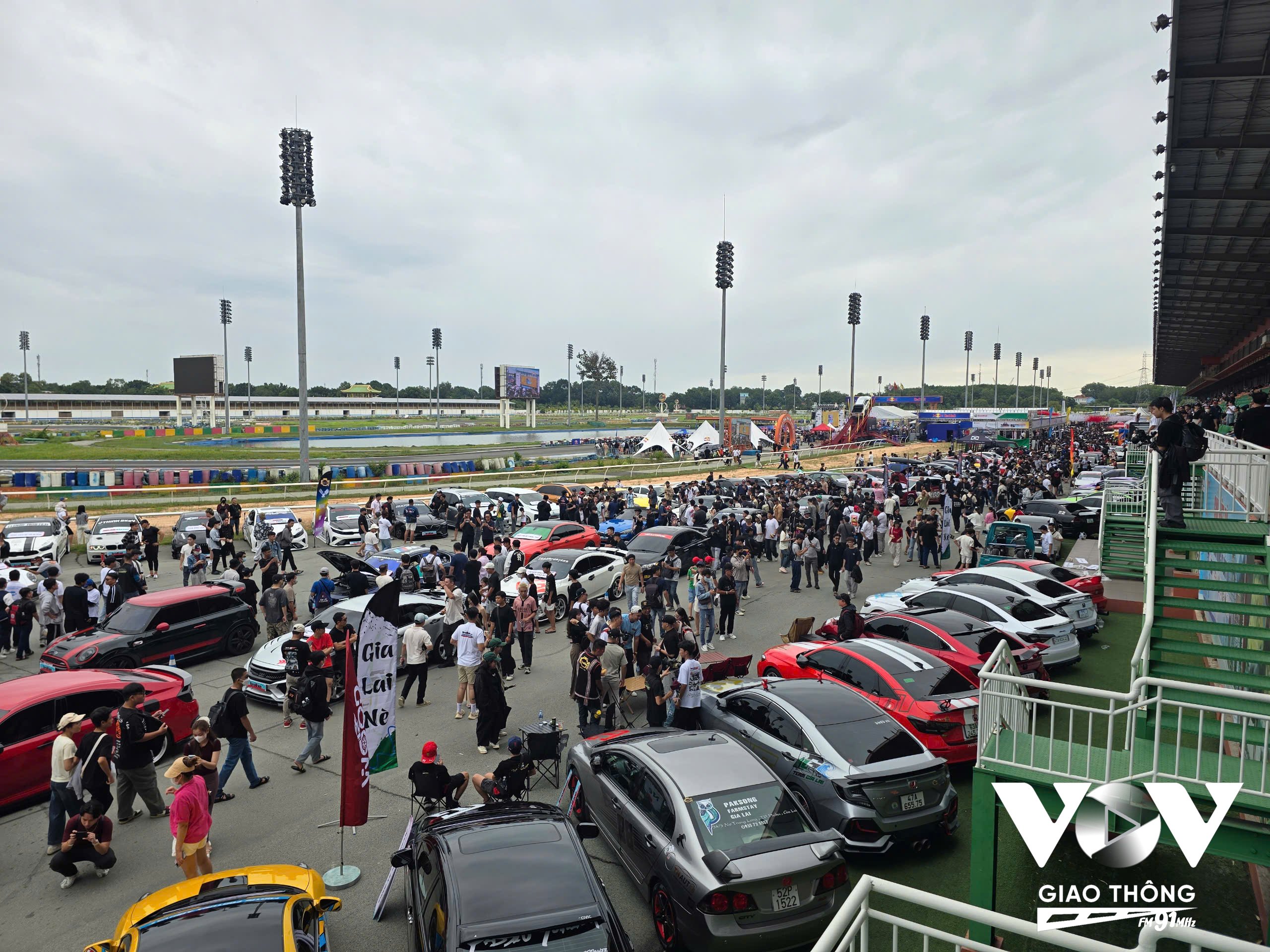 Sự kiện có sự góp mặt của nhiều hội nhóm nổi bật như Porsche Club Vietnam, BMW Club Vietnam, Wood's Garage, Vietnam Super Track, Team Gia Lai, AVR Team, PERfamily...