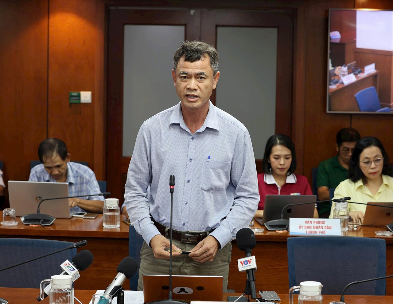 Ông Lê Thanh Hải, Giám đốc Trung tâm Tư vấn Ứng dụng Kinh tế – Viện Nghiên cứu và Phát triển TP.HCM cho biết, đề án chuyển đổi 400.000 xe xăng sang xe điện dành cho tài xế công nghệ và giao hàng hai bánh đã hoàn thiện, trình UBND thành phố xem xét tại cuộc họp vào 17/7