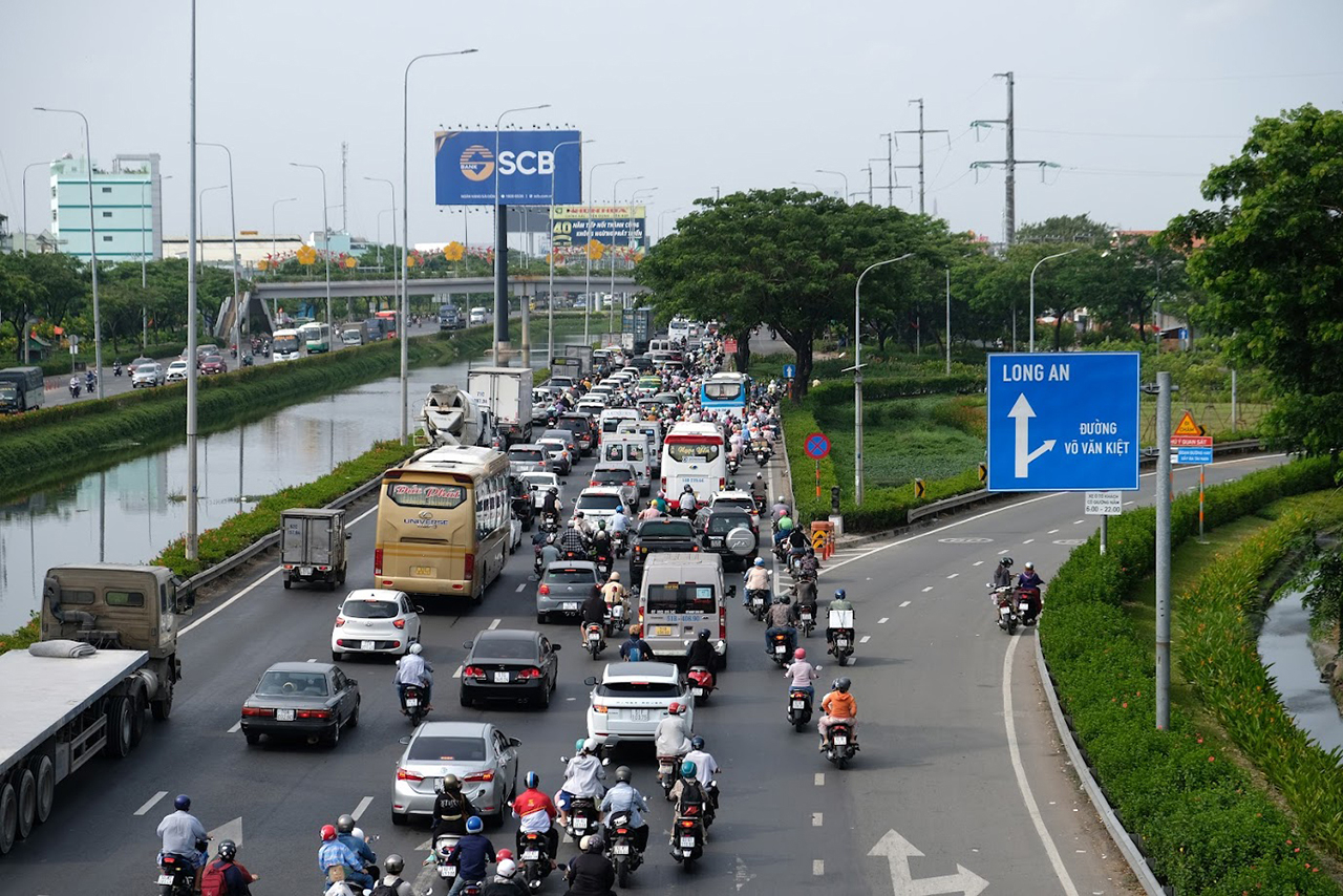 Nhiều biển báo giao thông không còn phù hợp sau khi sáp nhập